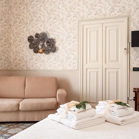 B&B Risveglio Col Rosone Lecce Eksteriør bilde