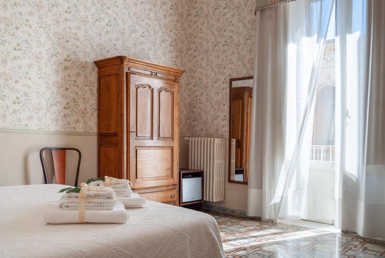 B&B Risveglio Col Rosone Lecce Eksteriør bilde