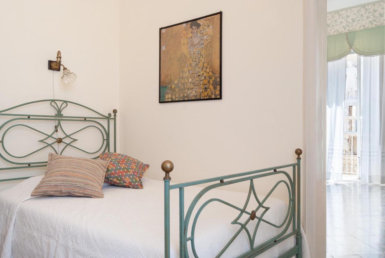 B&B Risveglio Col Rosone Lecce Eksteriør bilde